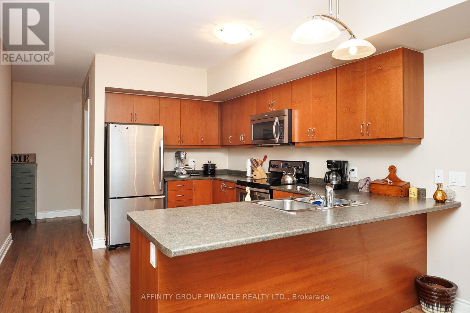#105 94 FRANCIS STREET - 17