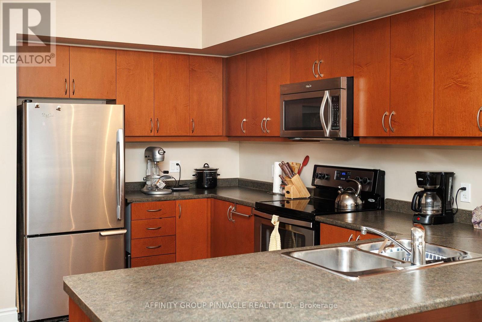 #105 94 FRANCIS STREET - 18