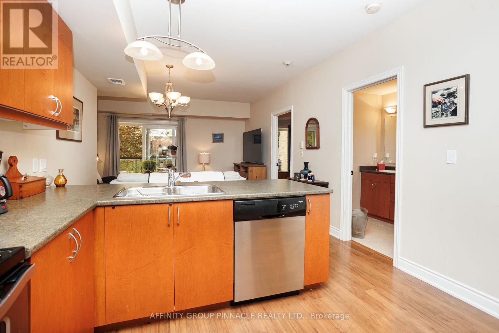 #105 94 FRANCIS STREET - 22