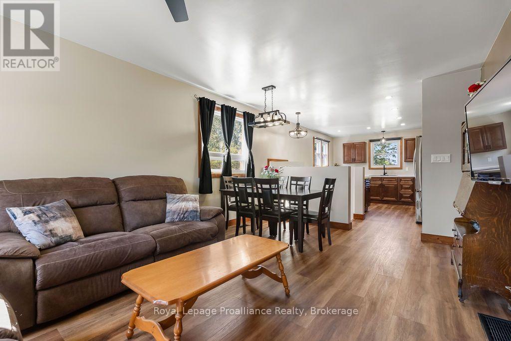 76 WRIGHT AVENUE - Image 9