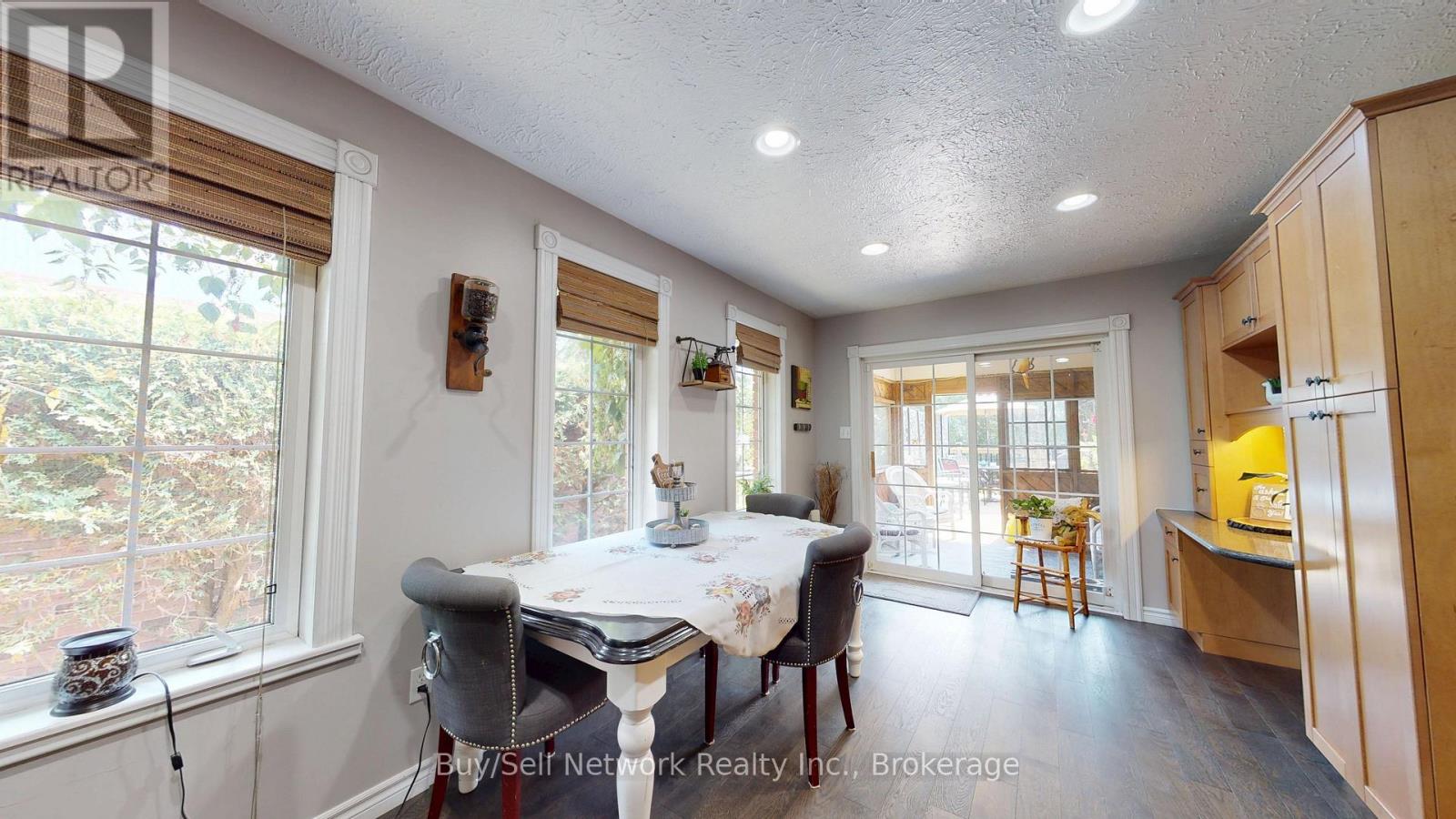 2504 IDYLLWOOD CRESCENT - 16