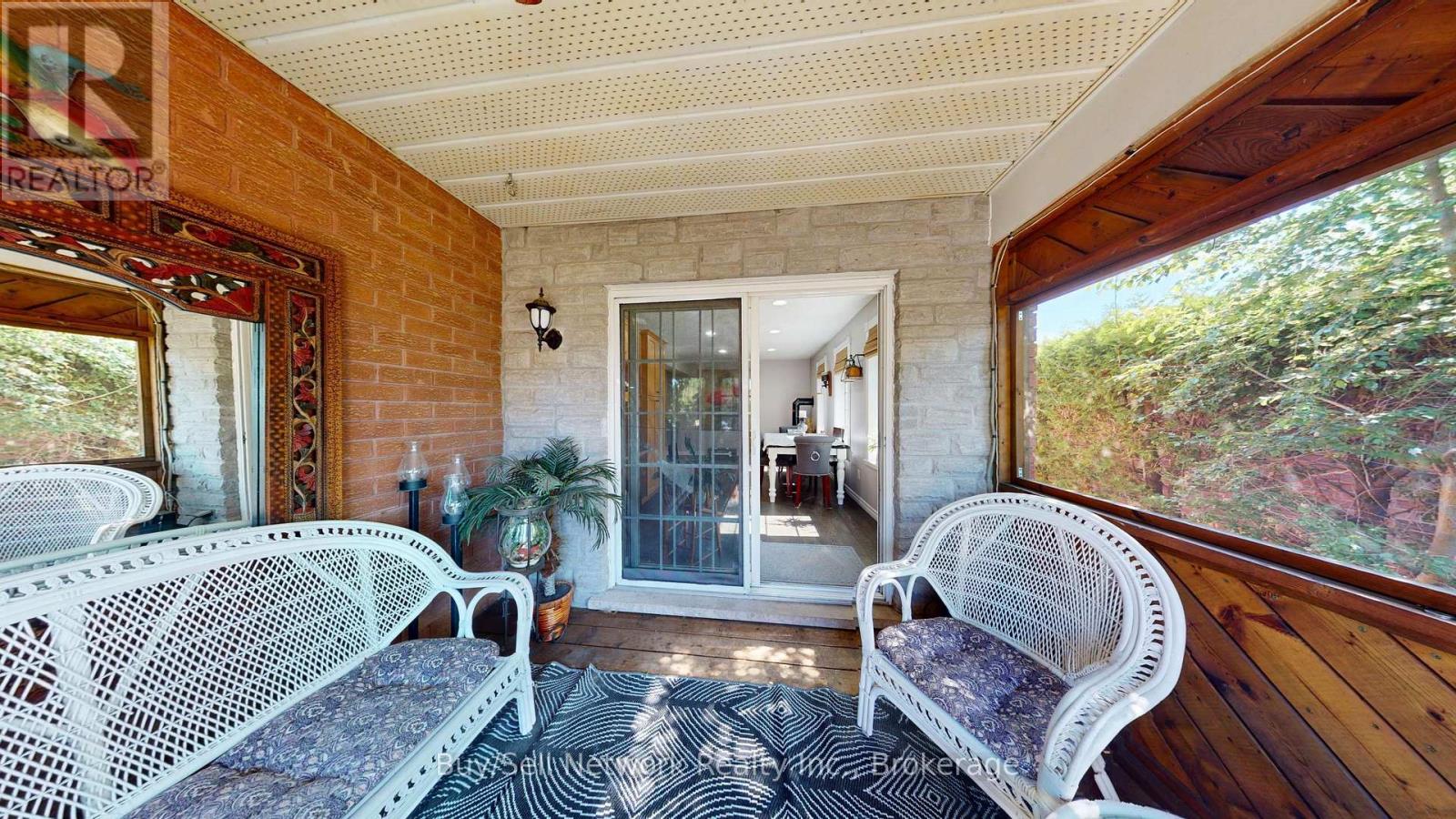 2504 IDYLLWOOD CRESCENT - 22