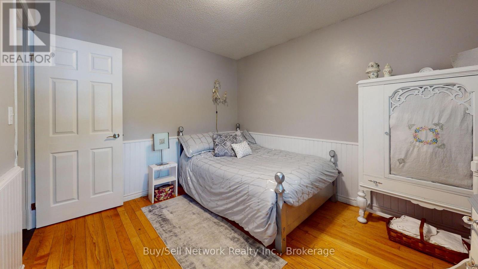 2504 IDYLLWOOD CRESCENT - 29