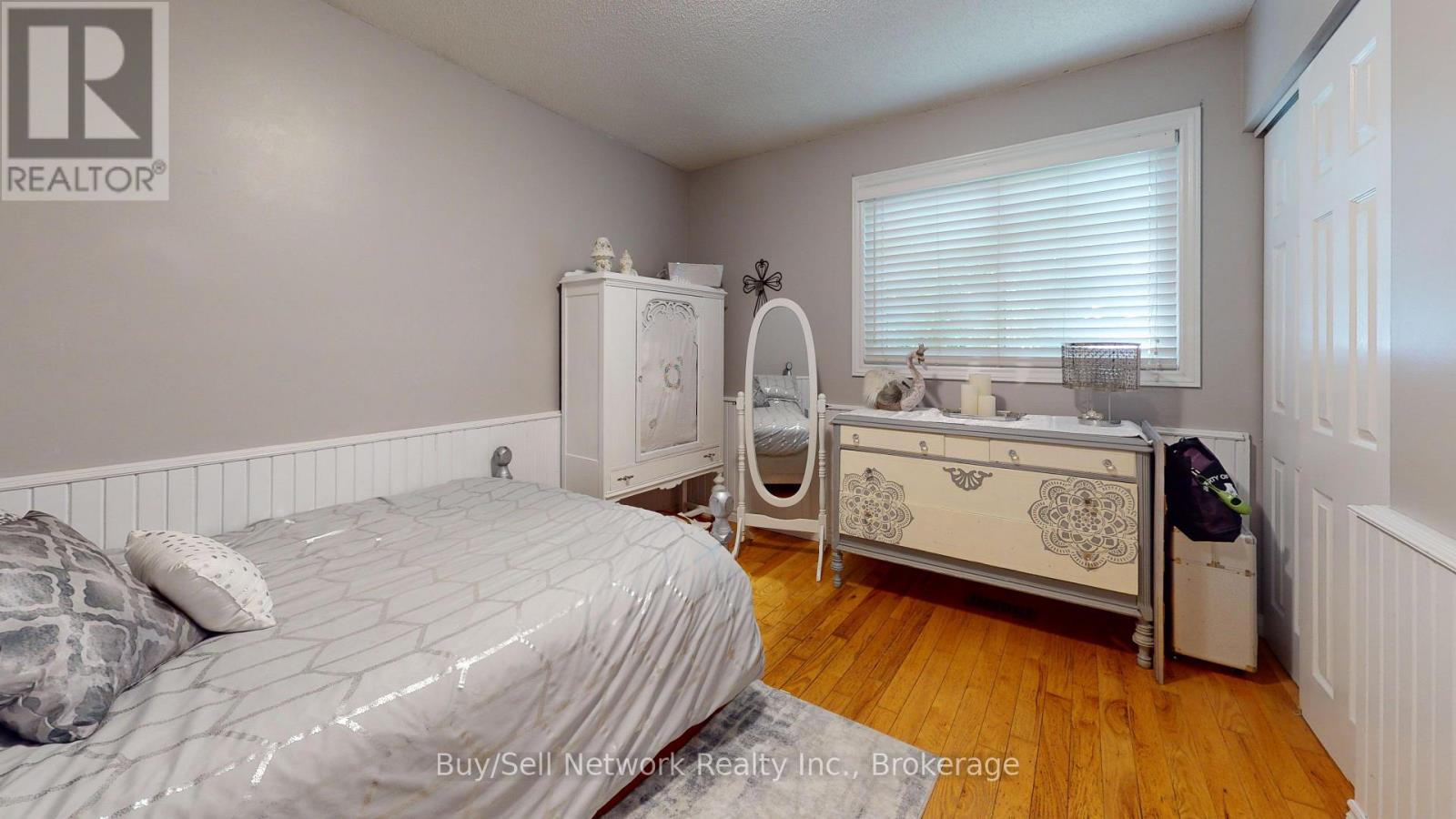 2504 IDYLLWOOD CRESCENT - 30