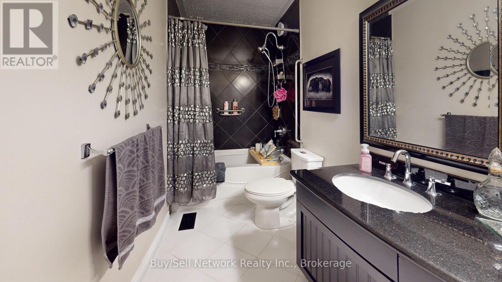 2504 IDYLLWOOD CRESCENT - 31