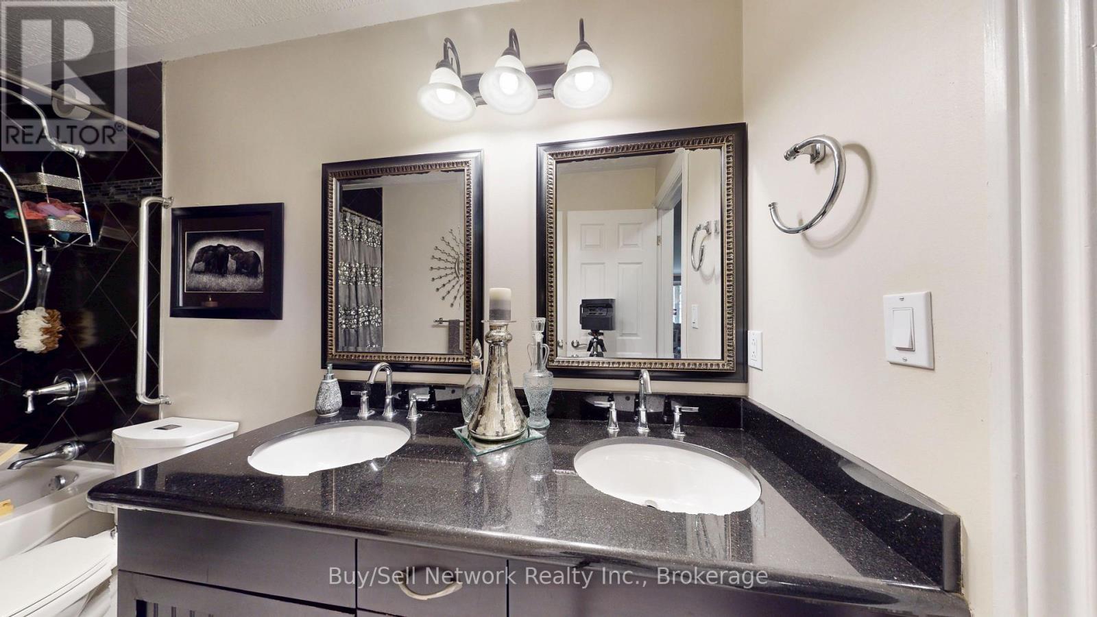 2504 IDYLLWOOD CRESCENT - 33