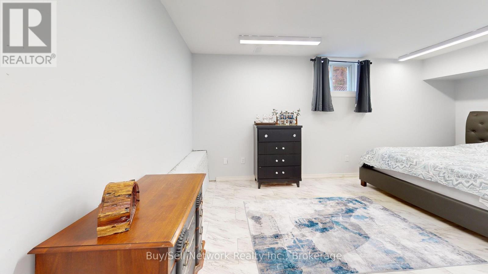 2504 IDYLLWOOD CRESCENT - 40