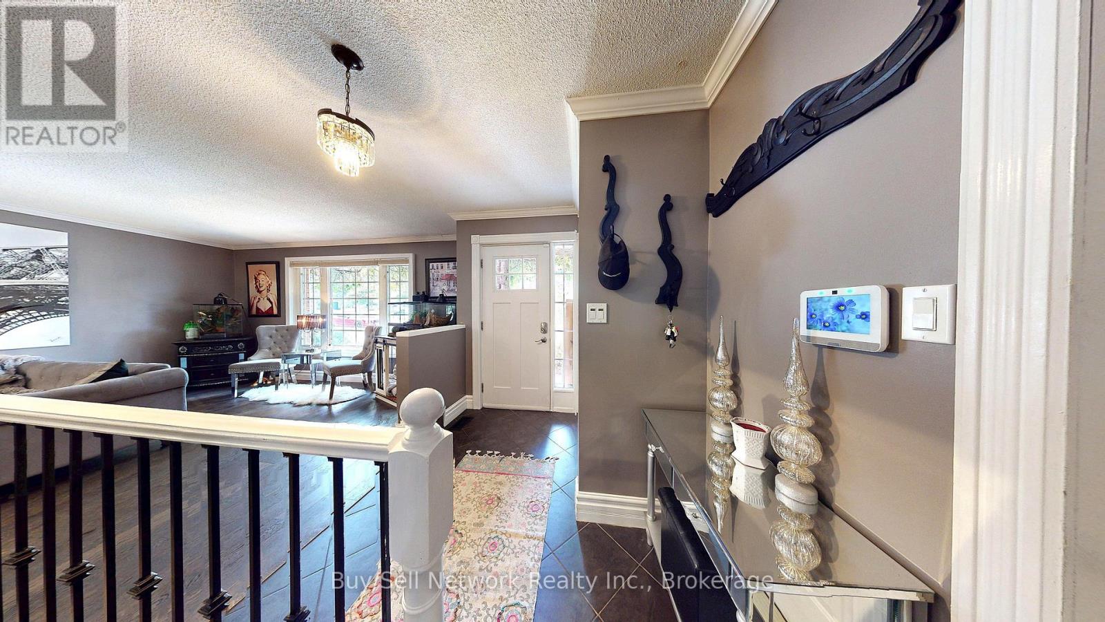 2504 IDYLLWOOD CRESCENT - 5