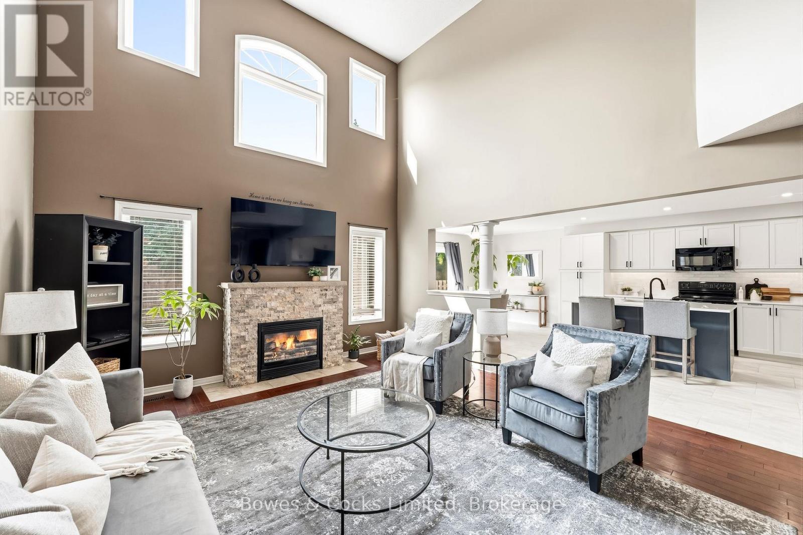 700 TULLY CRESCENT - 10