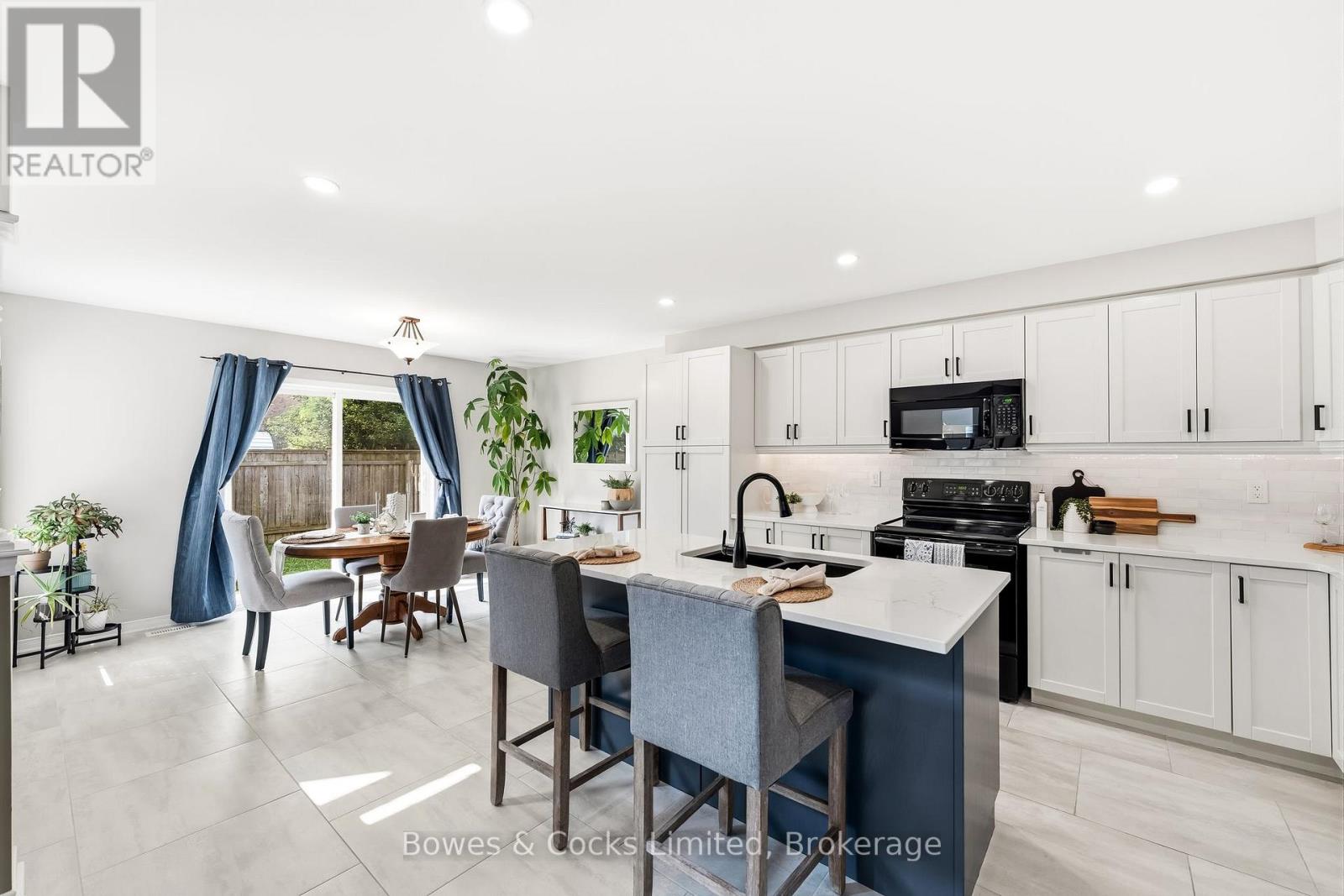 700 TULLY CRESCENT - 14