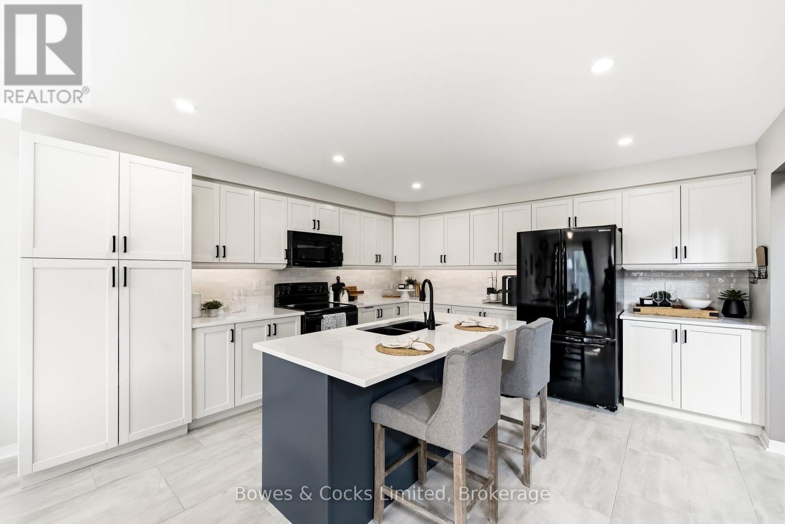 700 TULLY CRESCENT - 17
