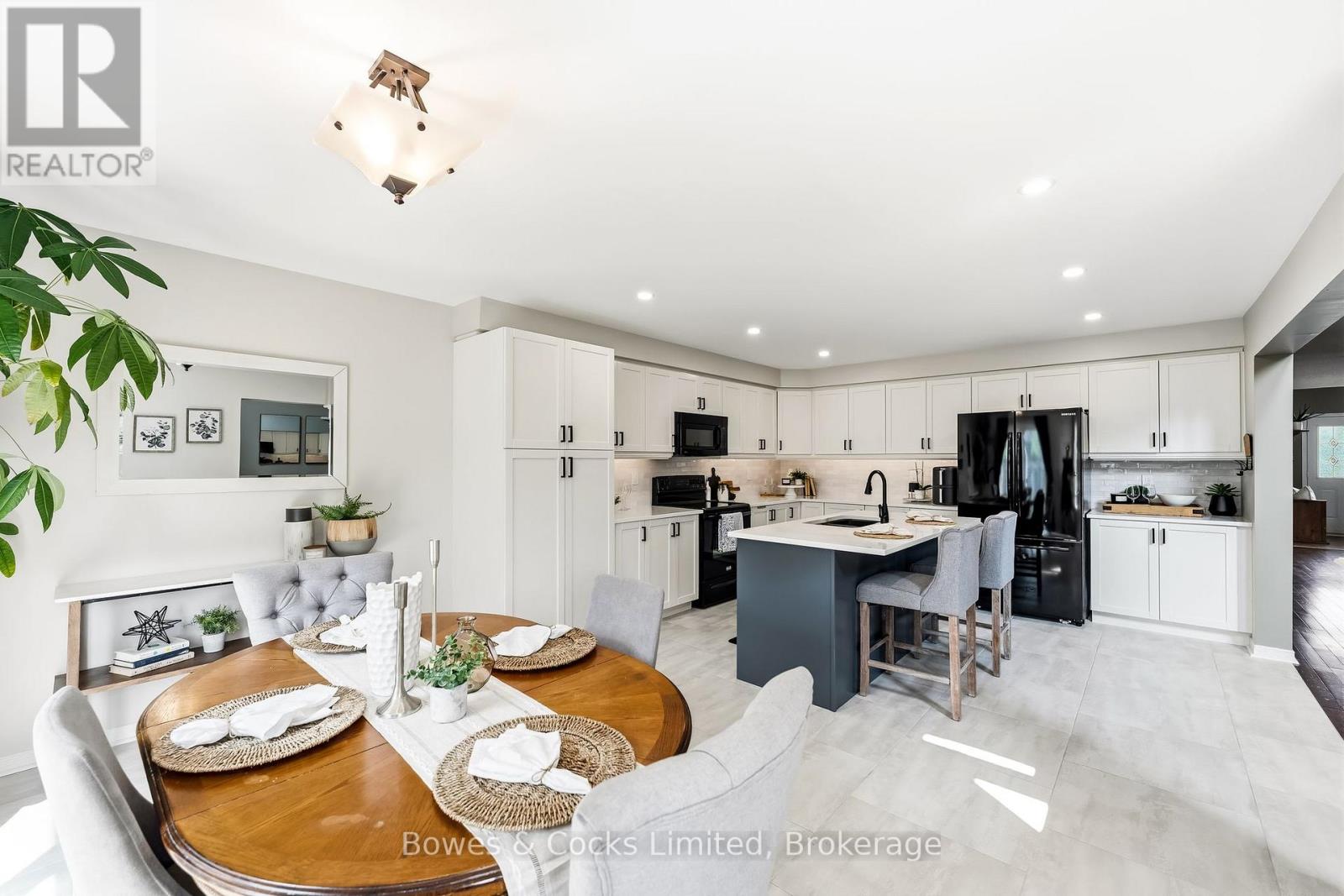 700 TULLY CRESCENT - 19