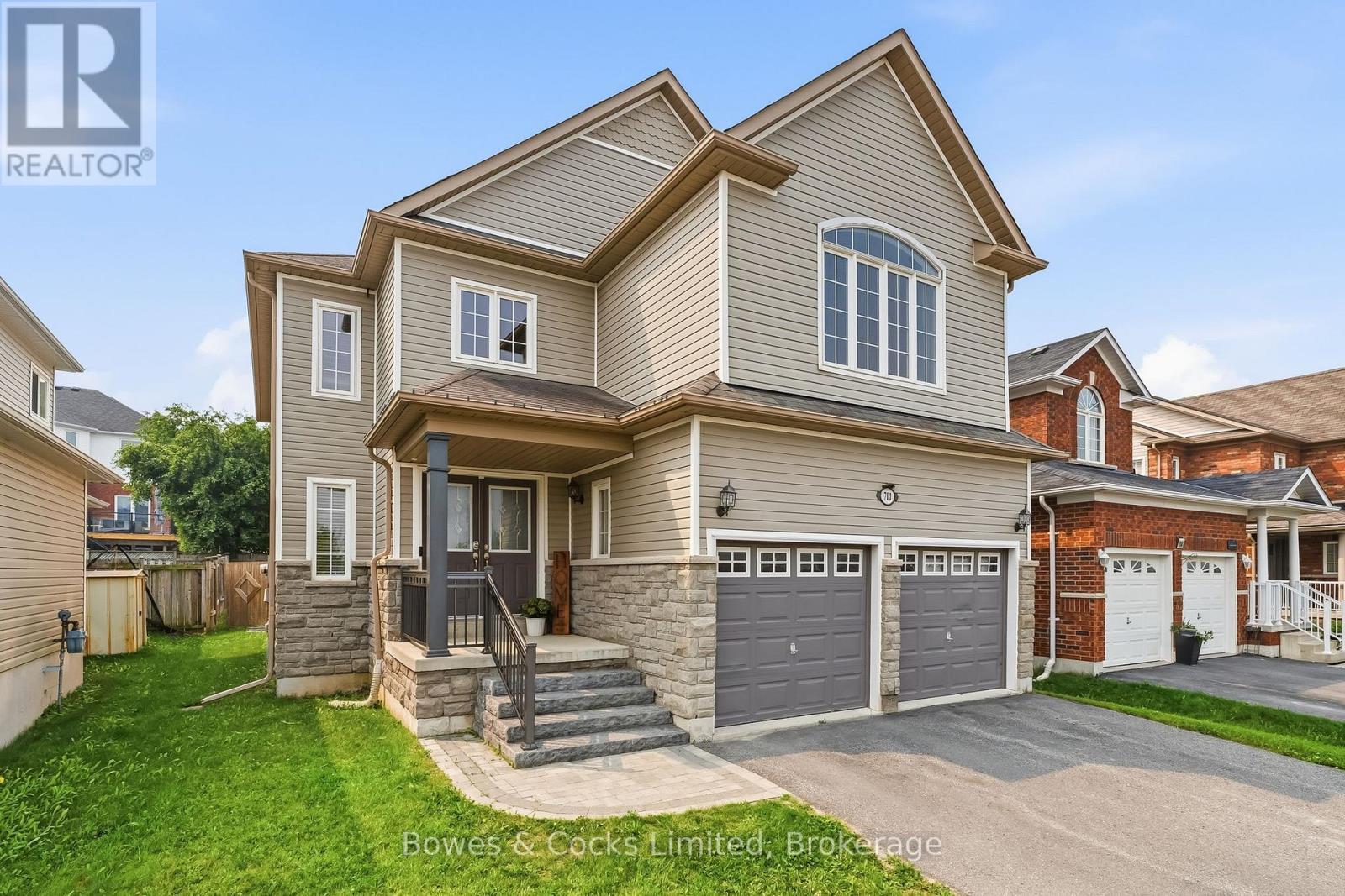 700 TULLY CRESCENT - 2