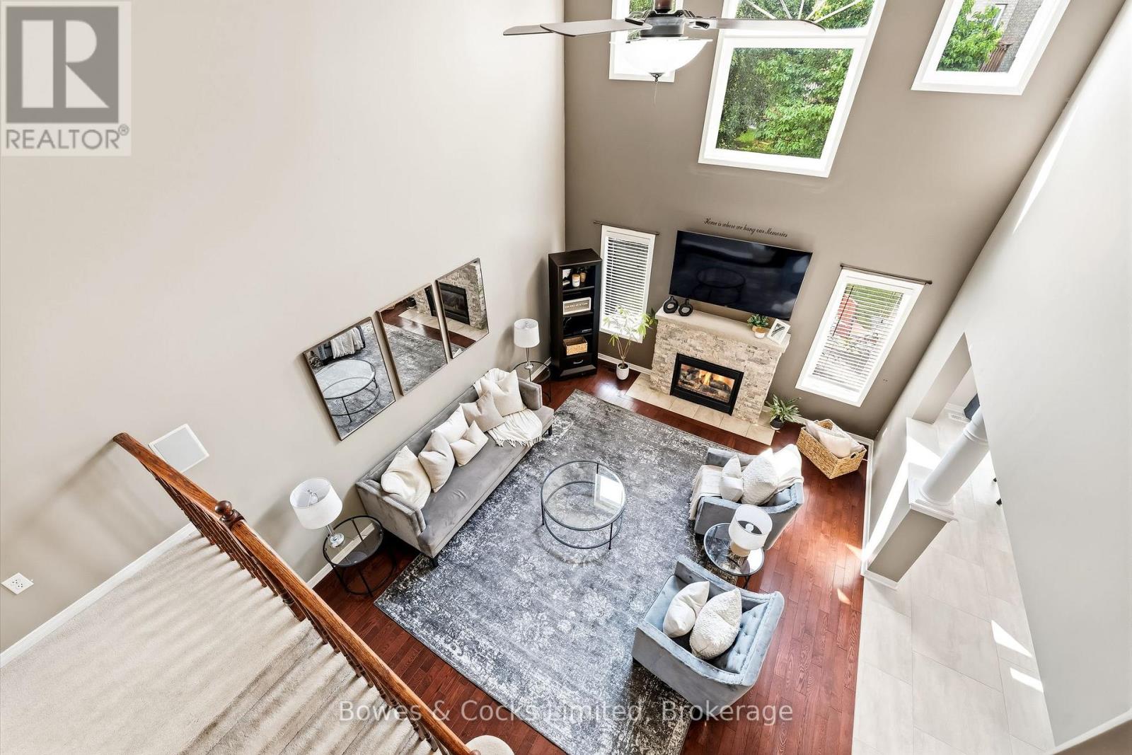 700 TULLY CRESCENT - 24