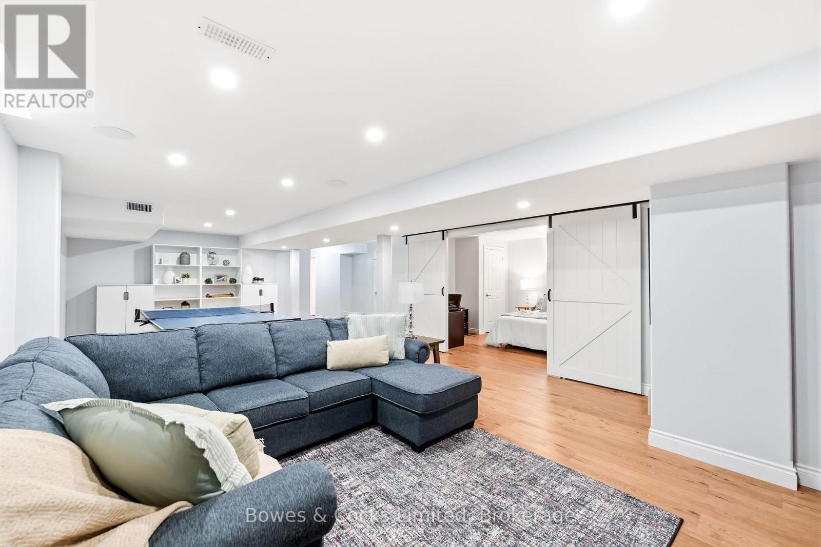 700 TULLY CRESCENT - 40