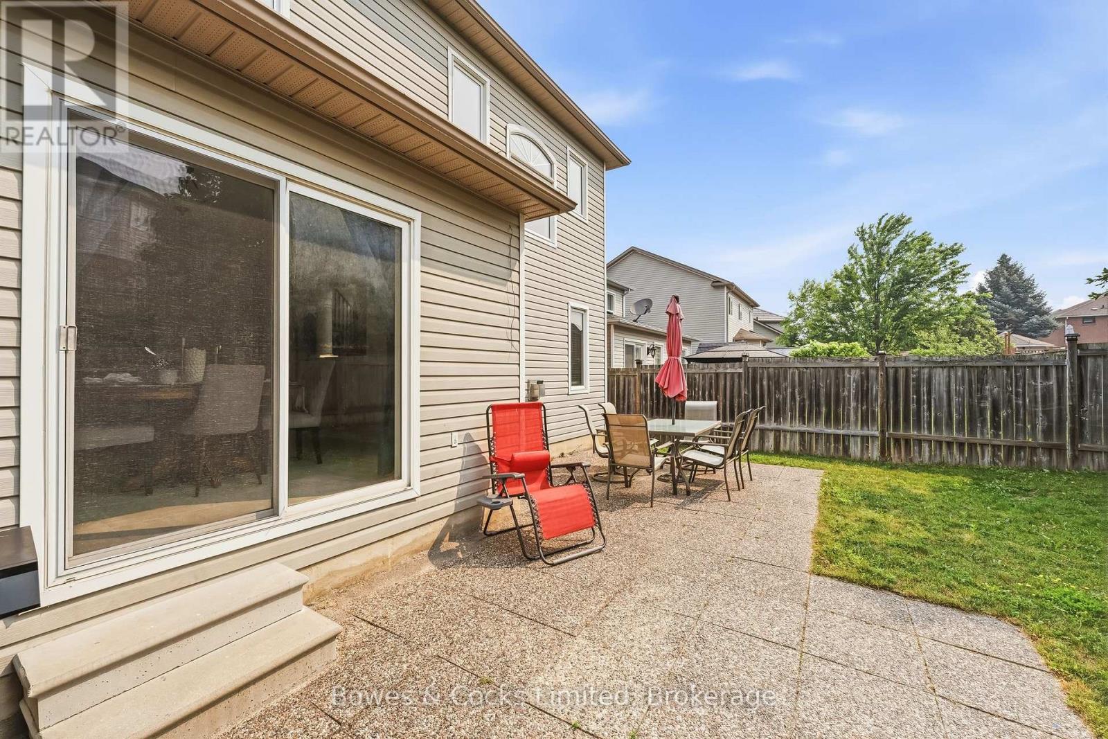 700 TULLY CRESCENT - 44