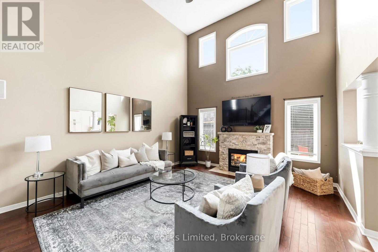 700 TULLY CRESCENT - 8
