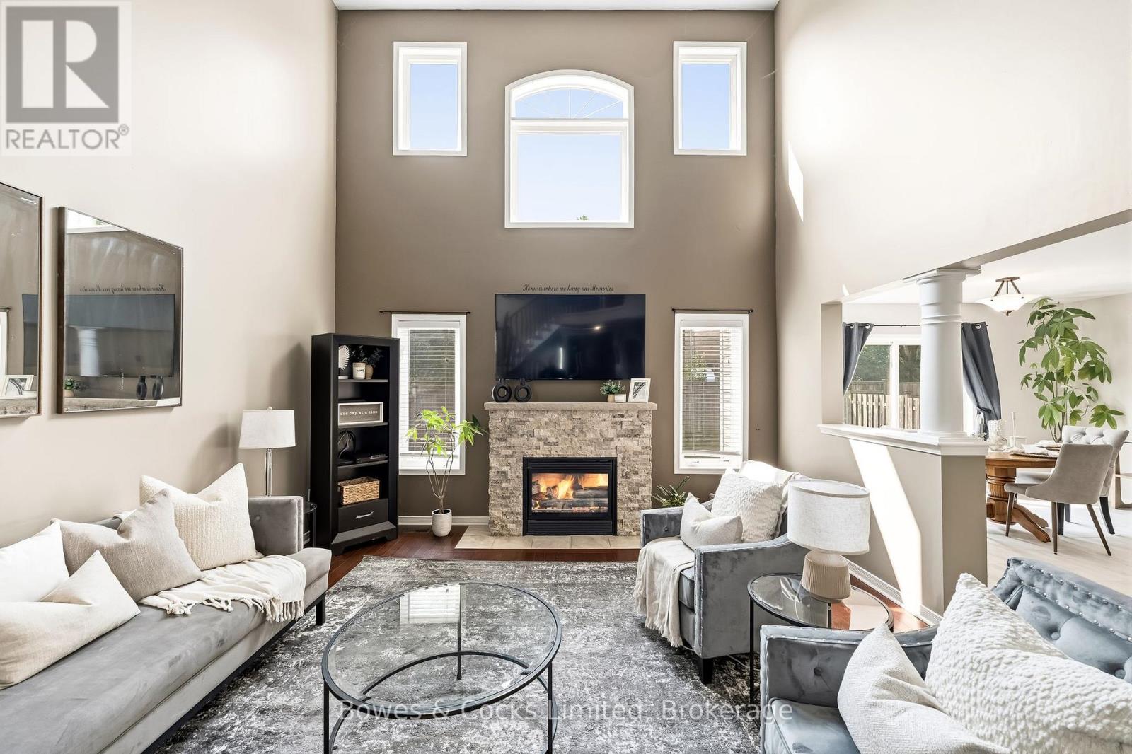 700 TULLY CRESCENT - 9