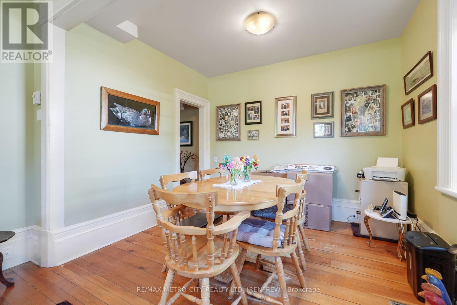 674 RAGLAN STREET S - 14