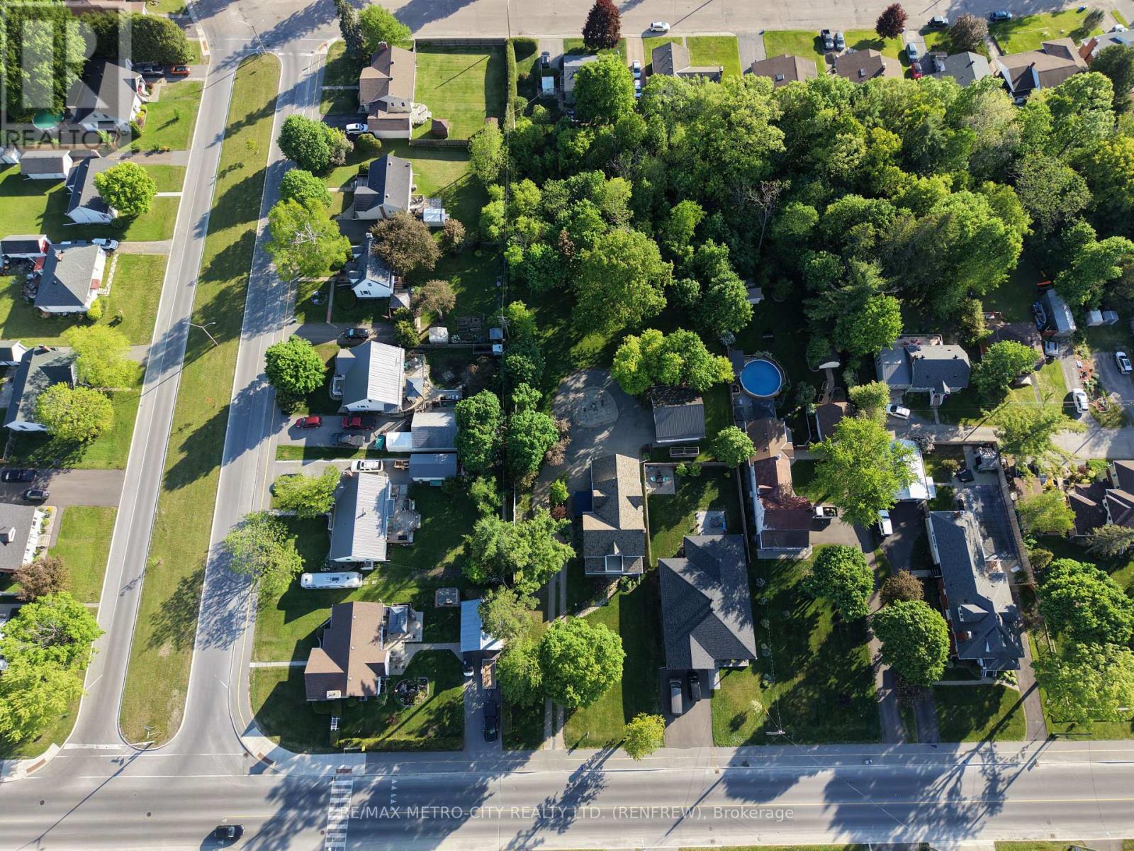 674 RAGLAN STREET S - 47