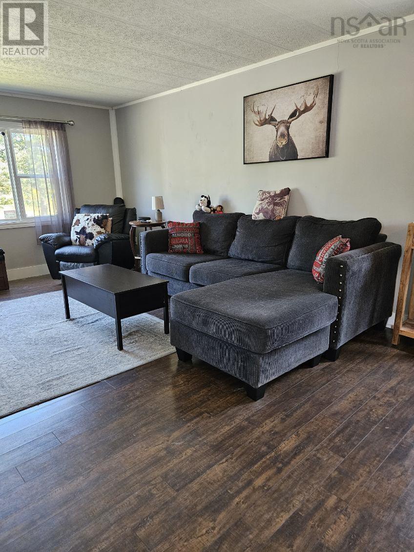 1410 Duck Pond Drive - 8