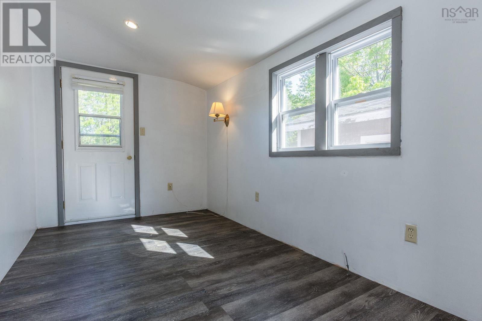 3351 Shore Road - 3