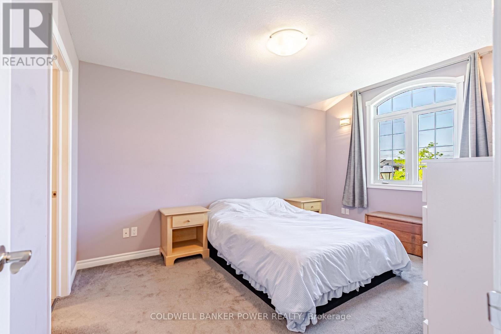 #20 2089 BEAVERBROOK AVENUE - 18