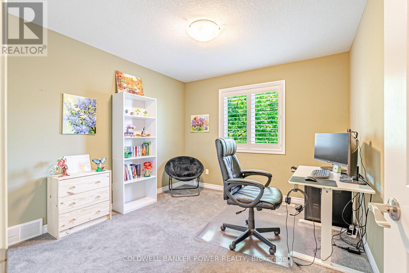 #20 2089 BEAVERBROOK AVENUE - 21