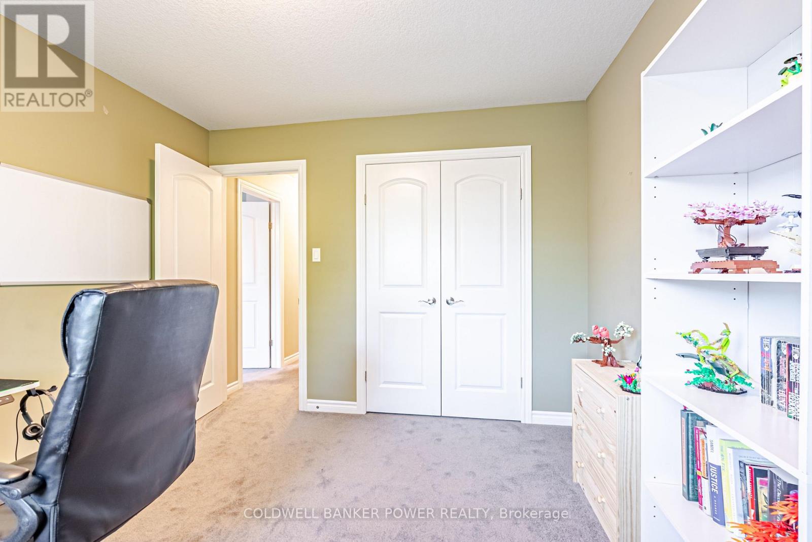 #20 2089 BEAVERBROOK AVENUE - 22