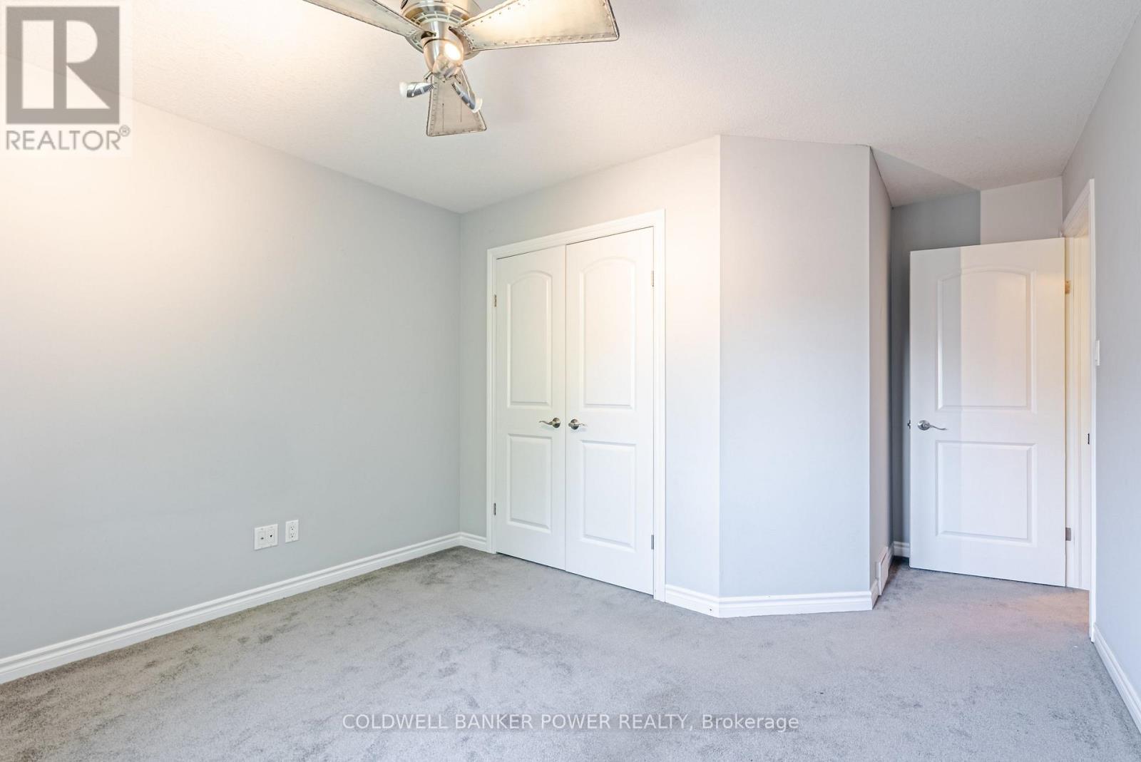 #20 2089 BEAVERBROOK AVENUE - 24