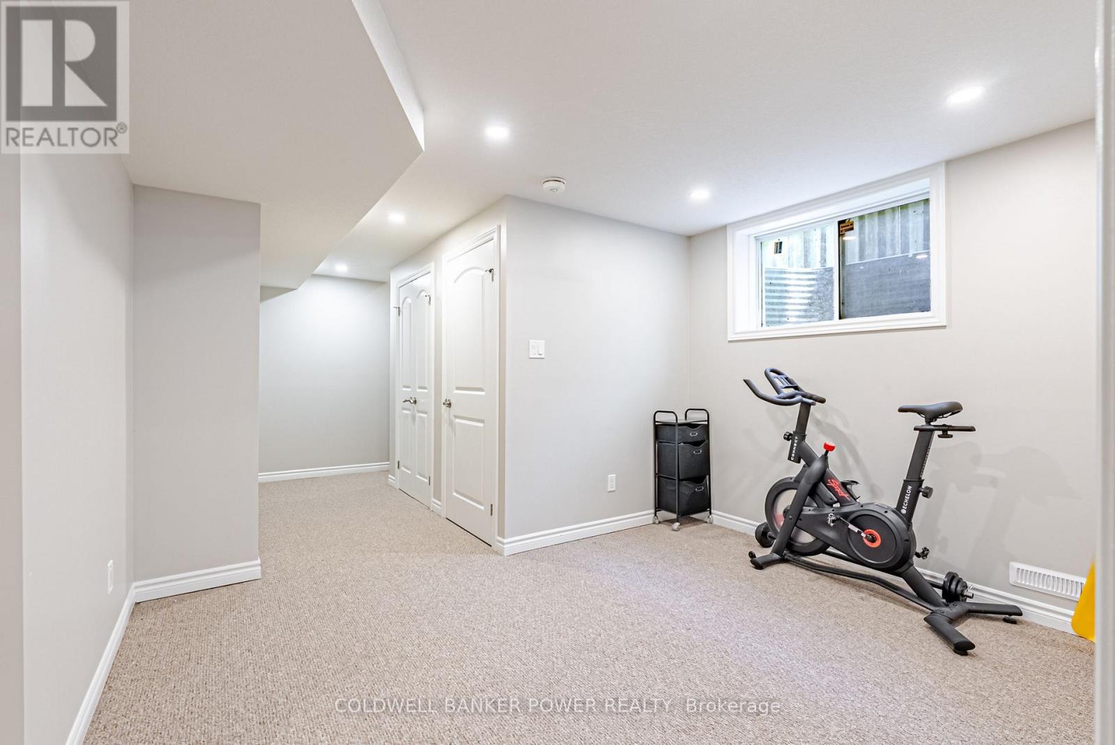 #20 2089 BEAVERBROOK AVENUE - 27