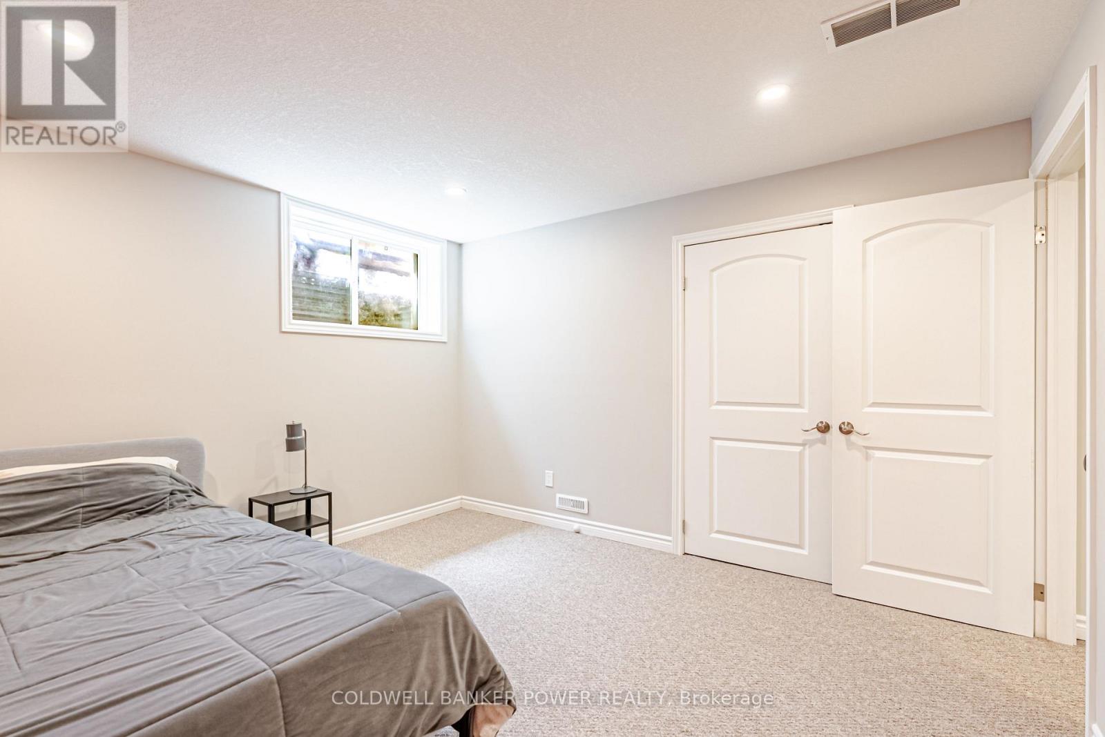 #20 2089 BEAVERBROOK AVENUE - 30