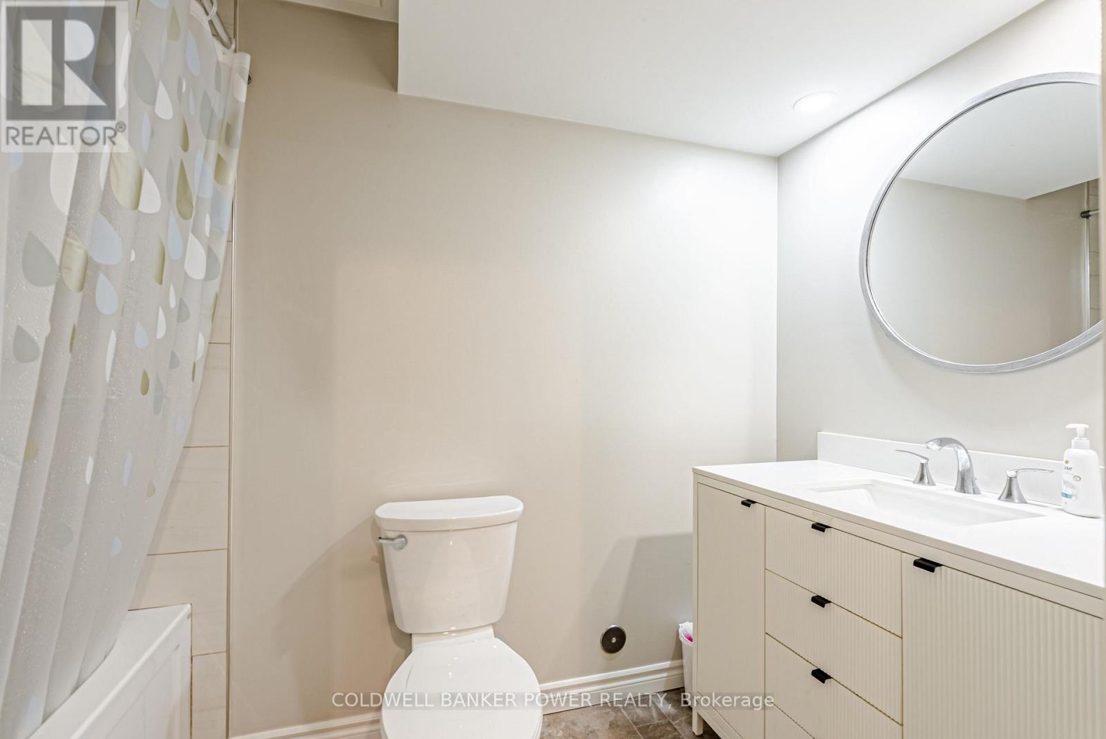 #20 2089 BEAVERBROOK AVENUE - 31