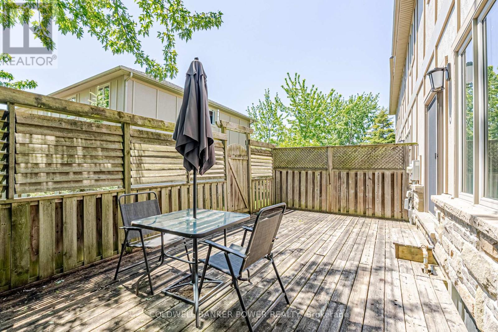 #20 2089 BEAVERBROOK AVENUE - 34