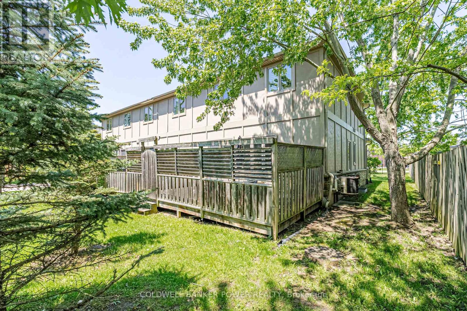 #20 2089 BEAVERBROOK AVENUE - 35