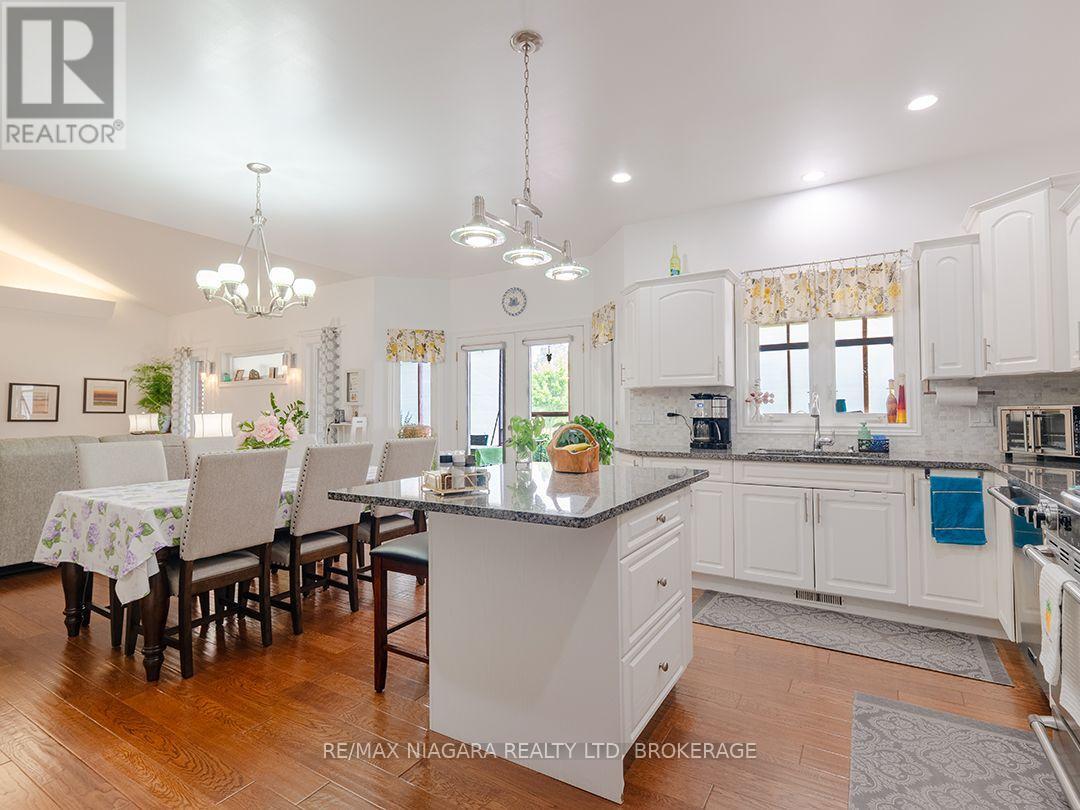 11004 LAKESHORE ROAD - 21