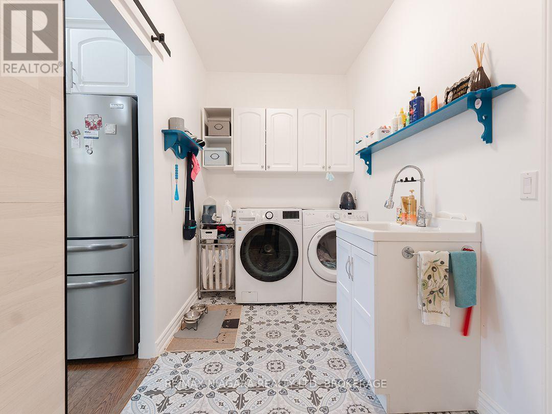 11004 LAKESHORE ROAD - 17
