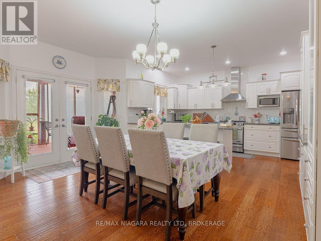 11004 LAKESHORE ROAD - 10