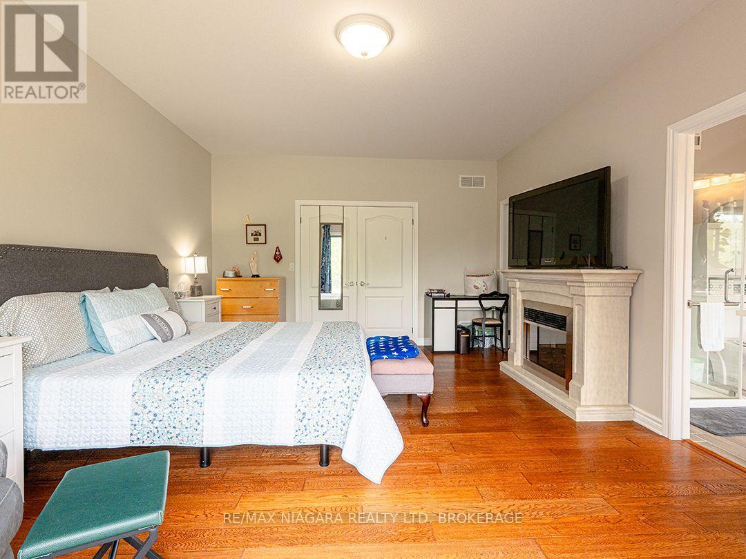 11004 LAKESHORE ROAD - 26