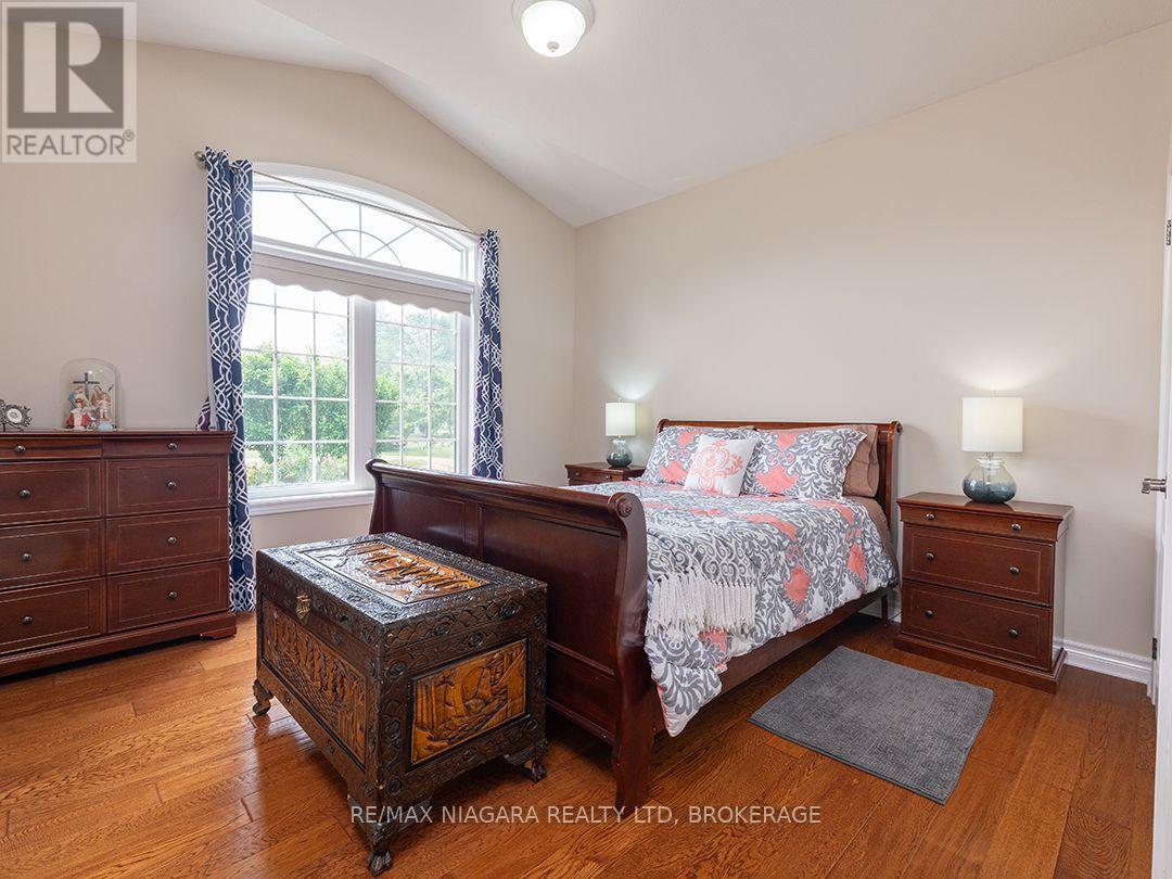 11004 LAKESHORE ROAD - 29
