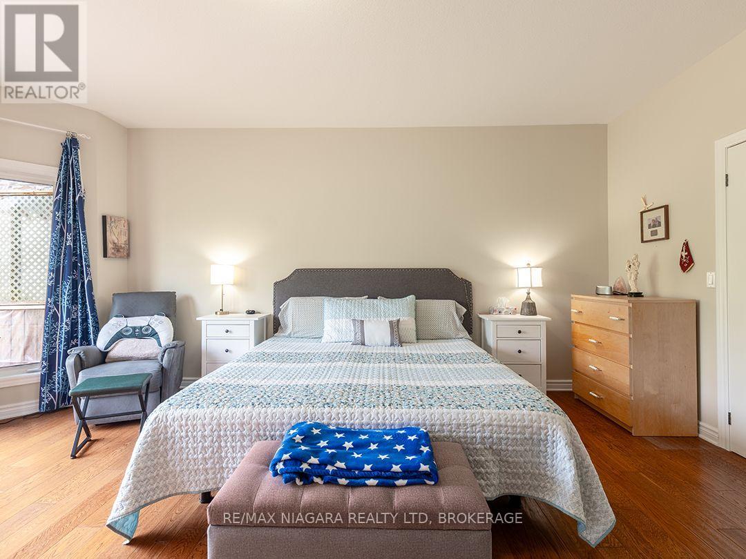 11004 LAKESHORE ROAD - 27