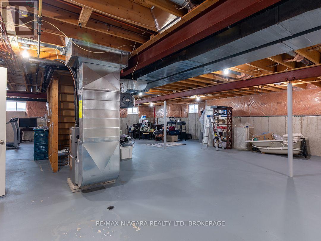 11004 LAKESHORE ROAD - 36