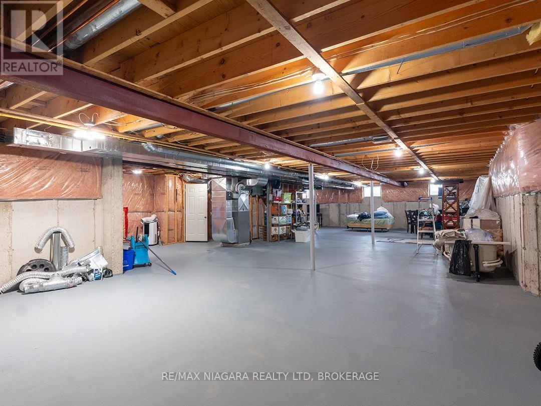11004 LAKESHORE ROAD - 35