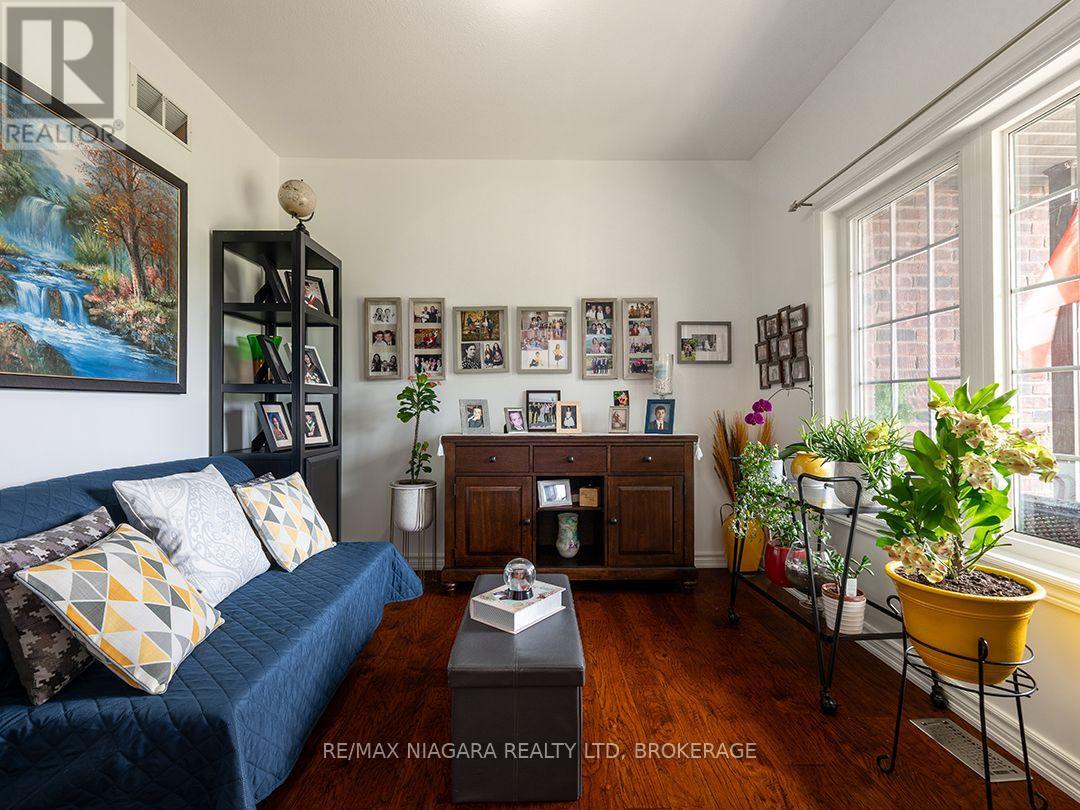 11004 LAKESHORE ROAD - 32