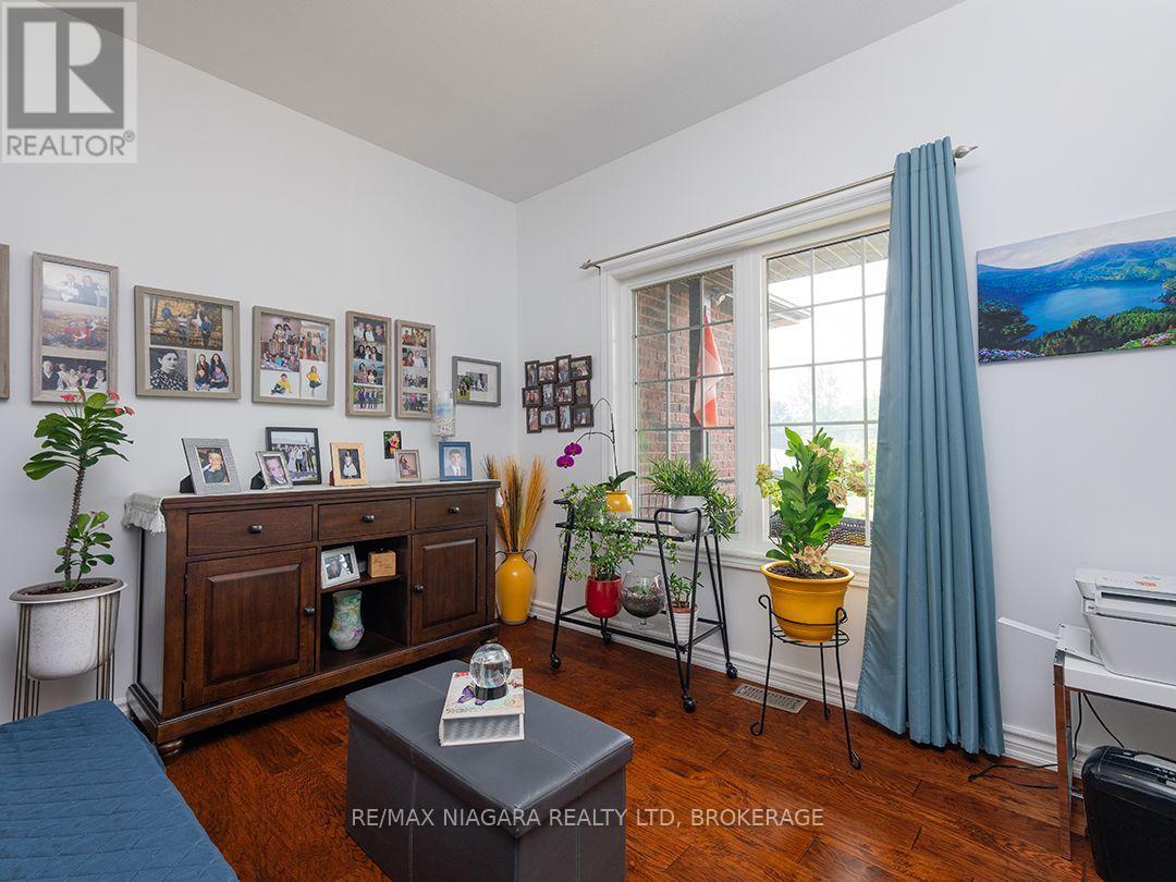 11004 LAKESHORE ROAD - 33