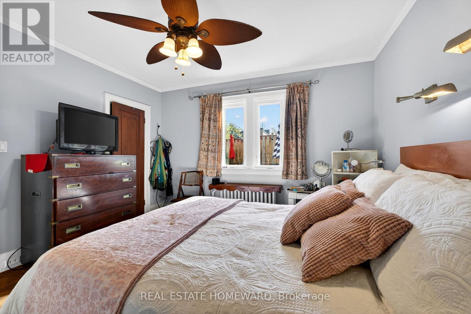 128 GLEN MANOR DRIVE - 18