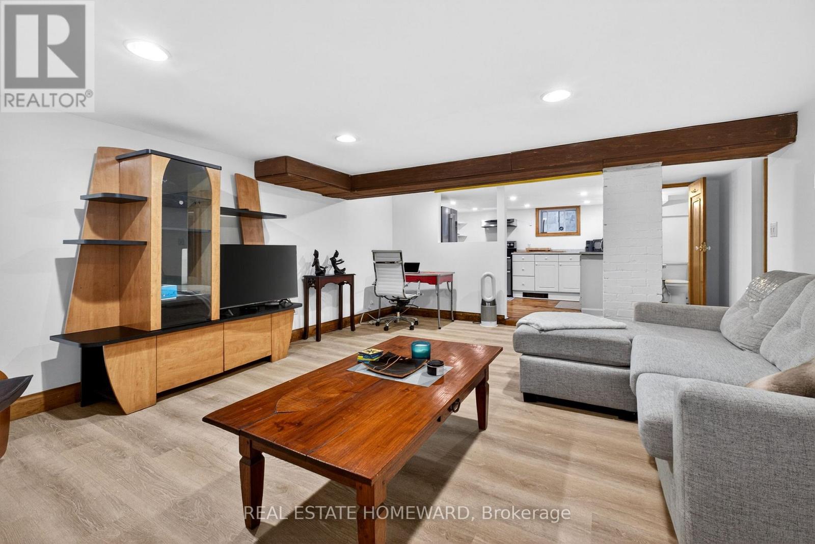128 GLEN MANOR DRIVE - 32