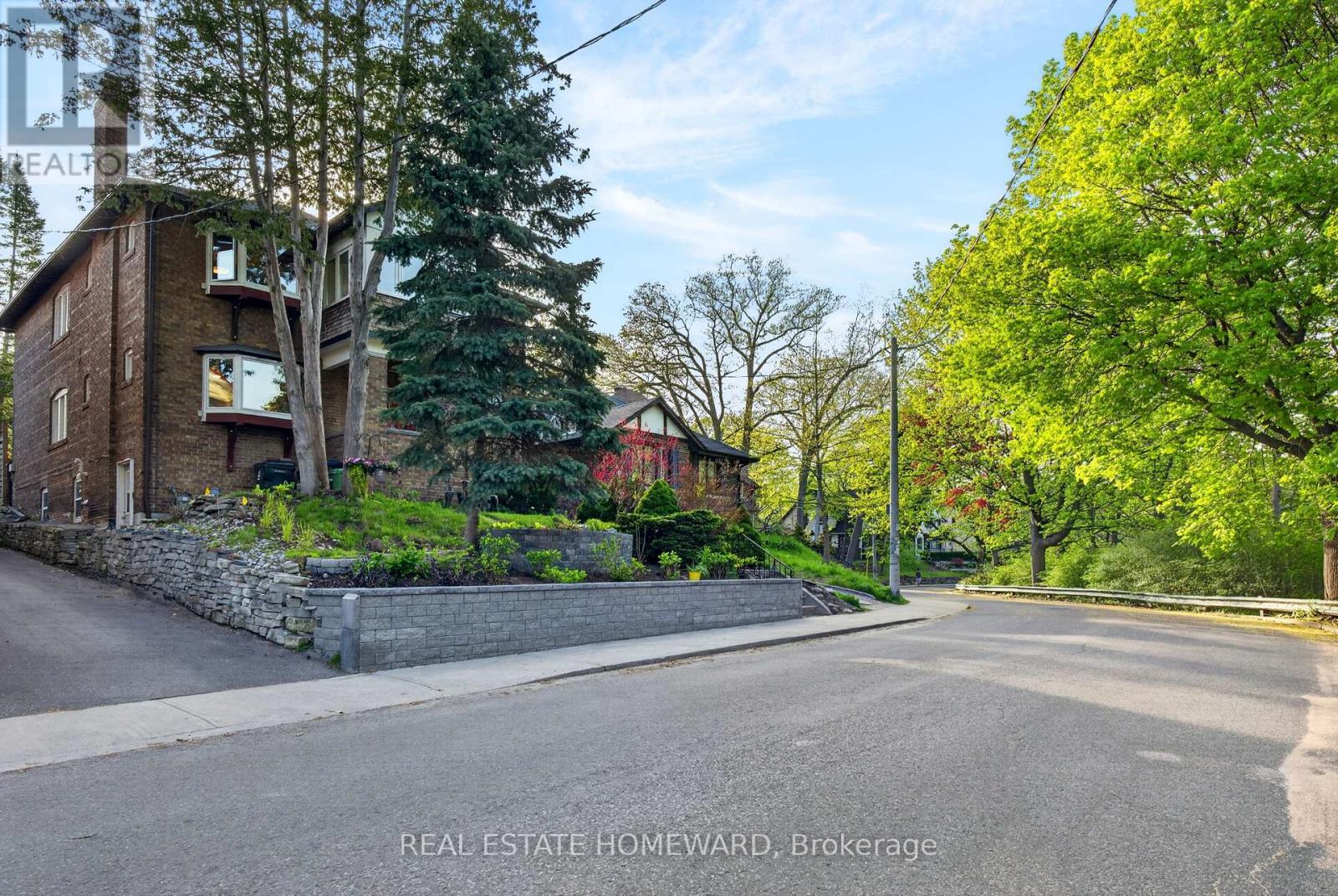 128 GLEN MANOR DRIVE - 41