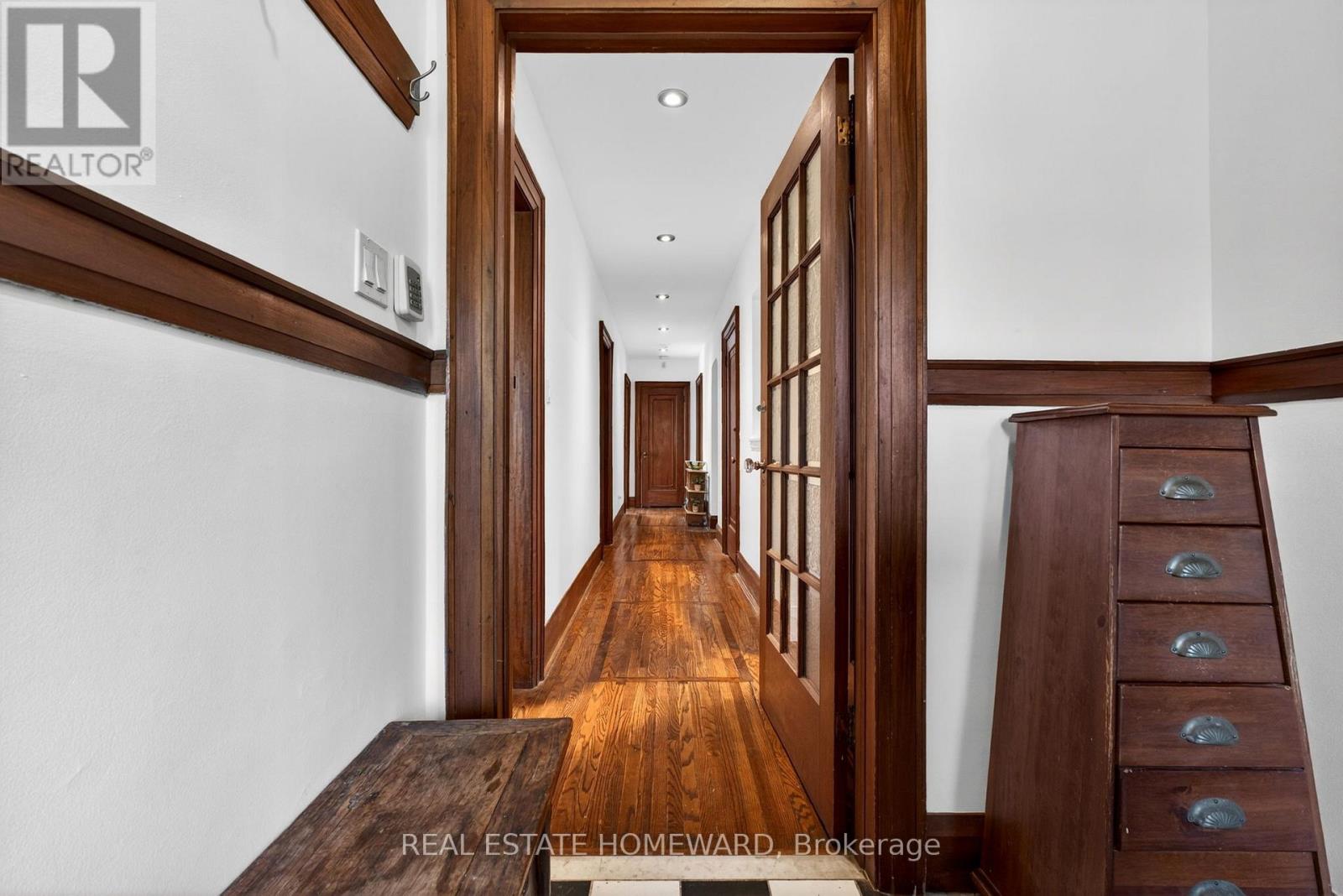 128 GLEN MANOR DRIVE - 8