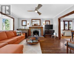 Dining room - 128 Glen Manor Drive, Toronto, ON M4E2X6 Photo 10